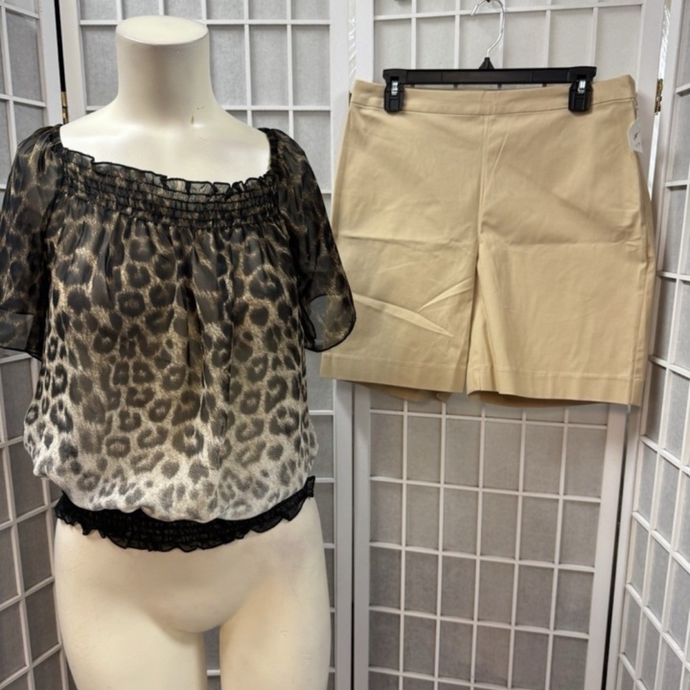 Boston Proper, Woman, Khaki Shorts+Animal Print Blouse Set, Size 10, Neck Tray.!